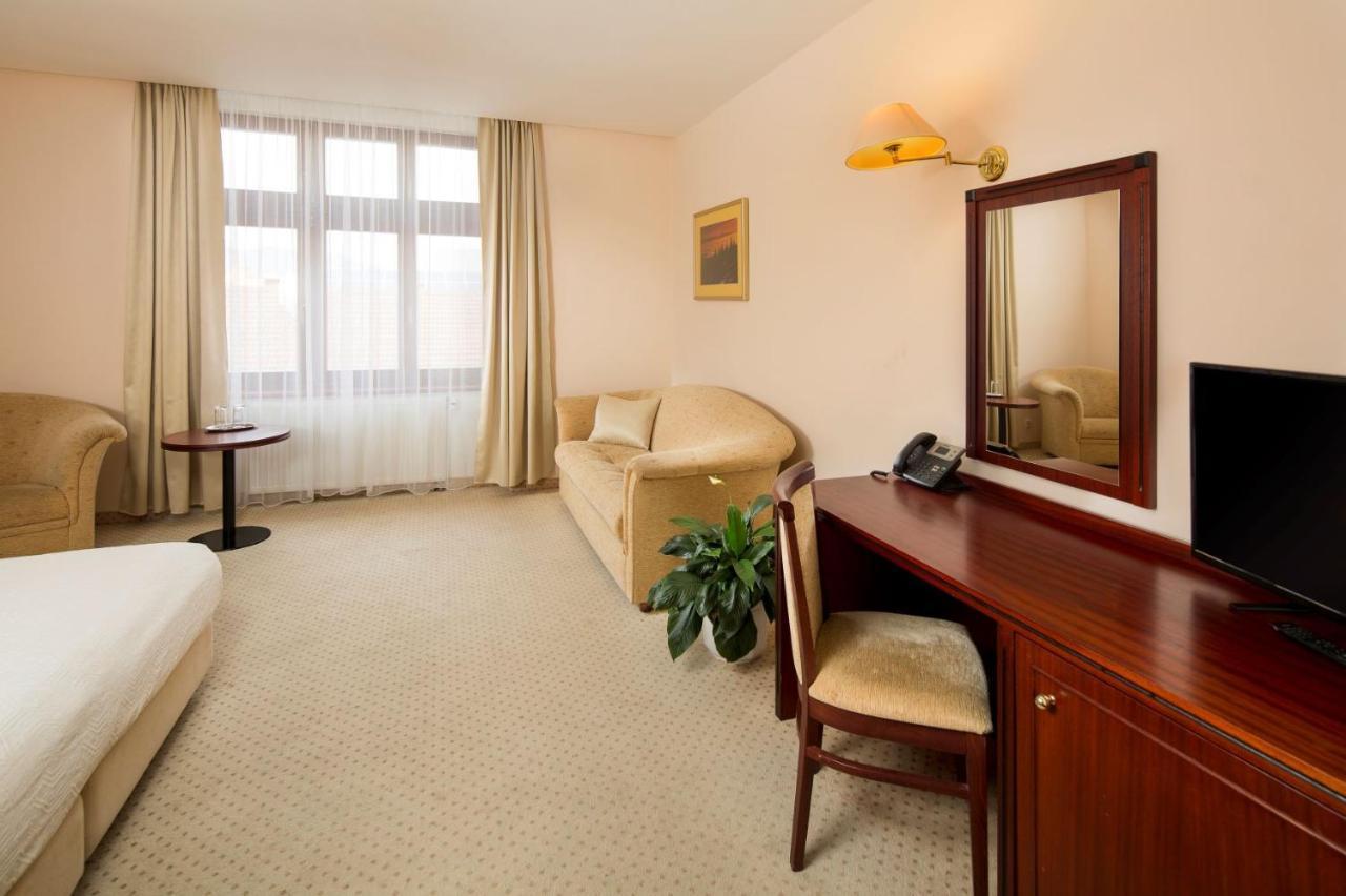 רוז'ומברוק Hotel Kultura מראה חיצוני תמונה