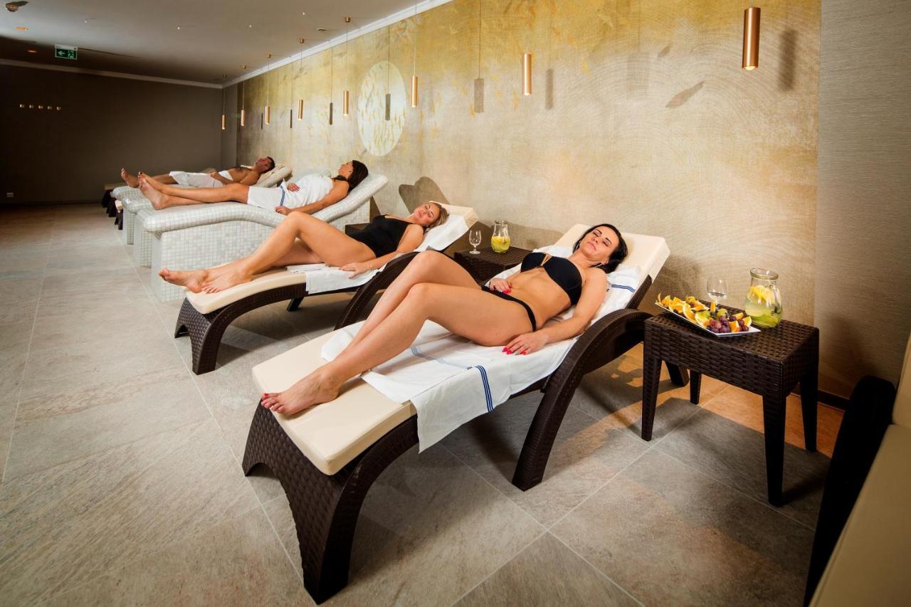 רוז'ומברוק Hotel Kultura מראה חיצוני תמונה
