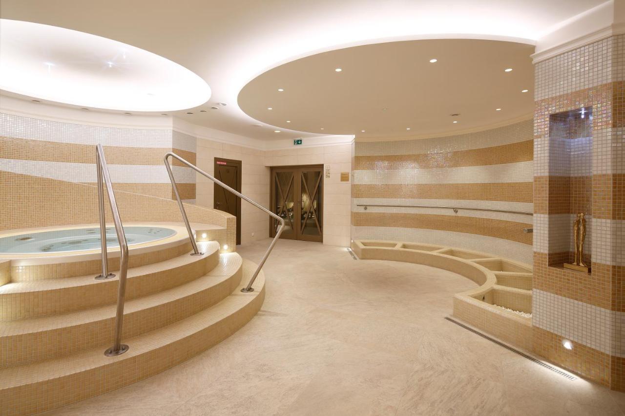רוז'ומברוק Hotel Kultura מראה חיצוני תמונה