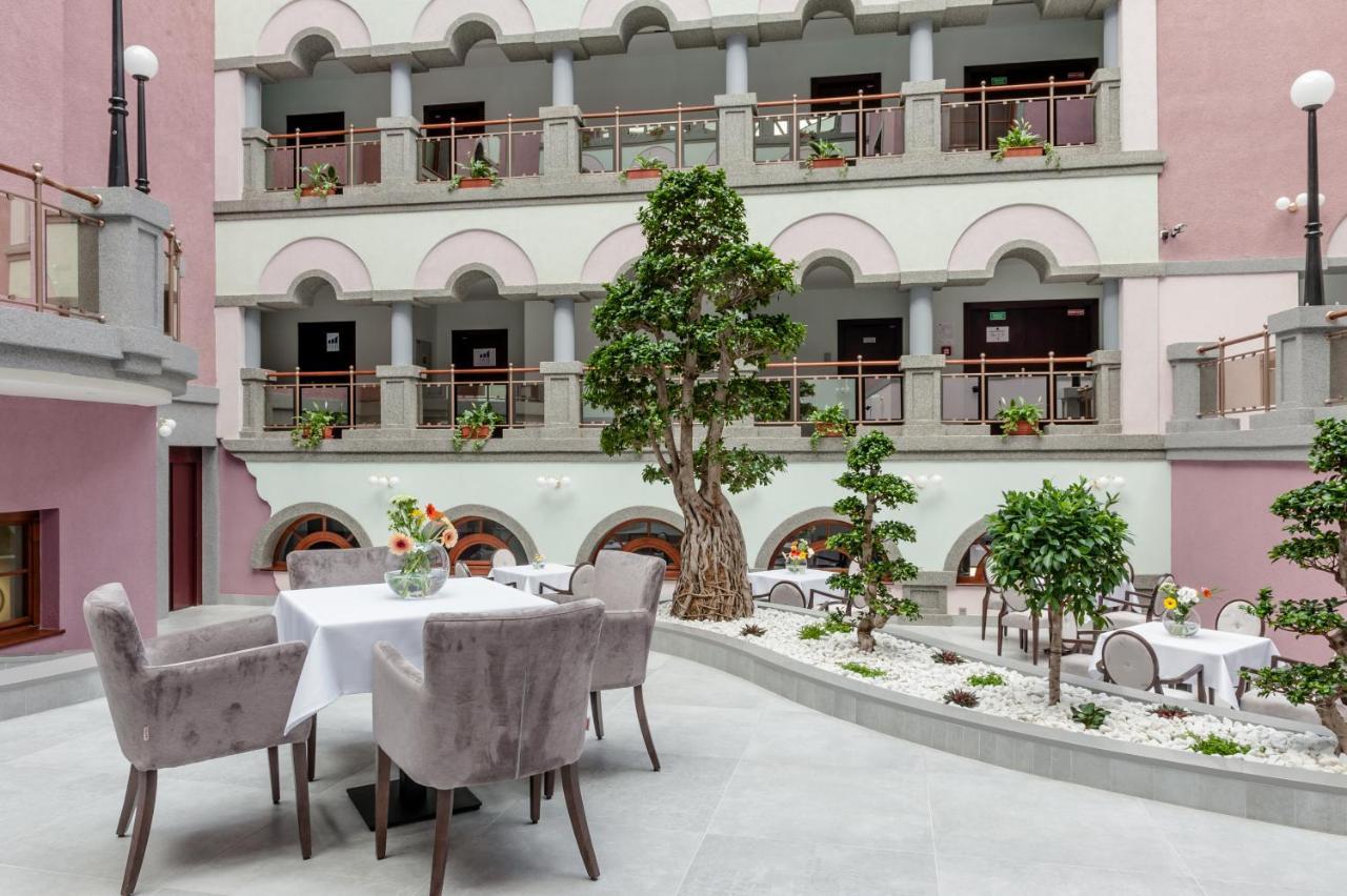 רוז'ומברוק Hotel Kultura מראה חיצוני תמונה