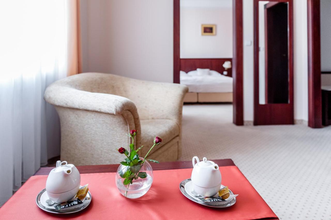 רוז'ומברוק Hotel Kultura מראה חיצוני תמונה